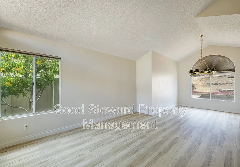 734 Morita Dr — Photo 4