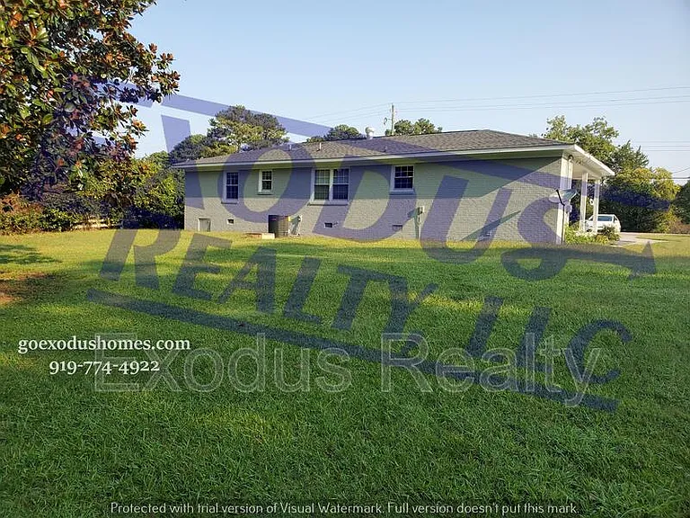 3015 Wicker St — Photo 3
