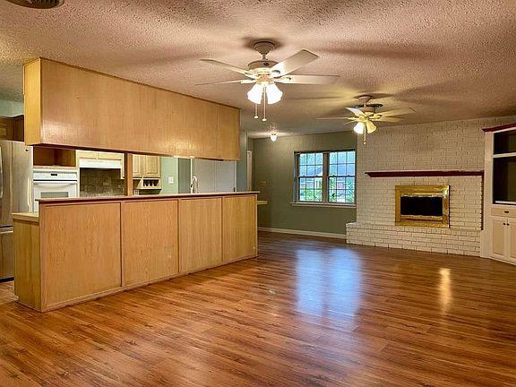 3rd image of 145 Magnolia Trl
