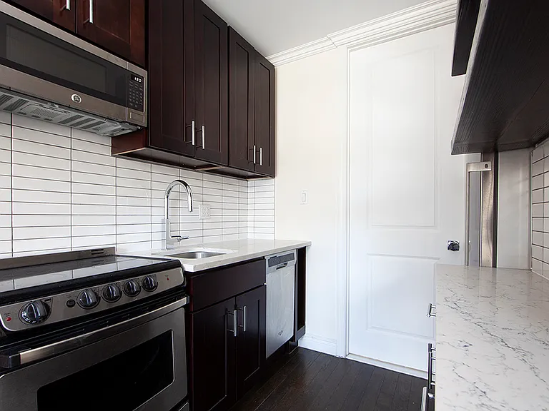 27 Avenue C #D — Photo 3