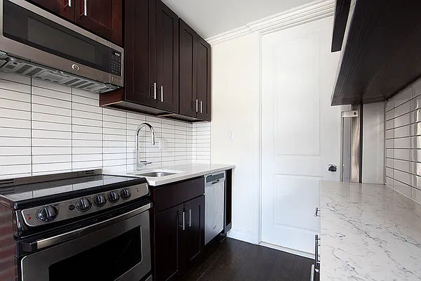 Rented by R New York | media 2