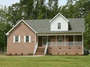 4116 Magnolia Pond Rd, Raleigh, NC 27610