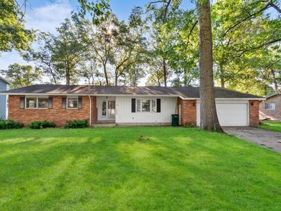 866 E Fennwood Cir, Muskegon, MI, 49445