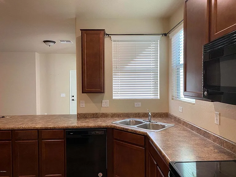 957 S Wallrade Ln — Photo 8