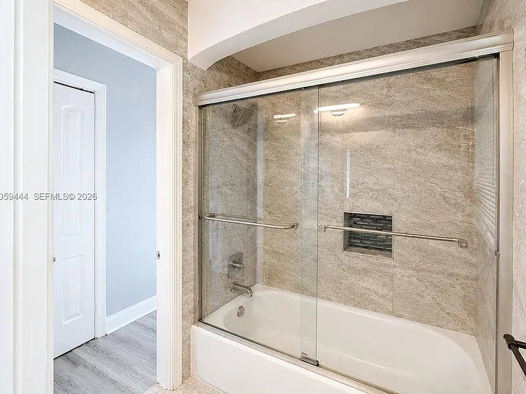 529 NW 8th St — Photo 20