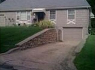 9007 Jarboe St, Kansas City, MO 64114