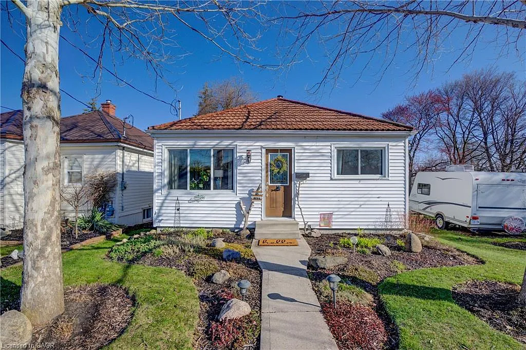 85 Bell St photo 1