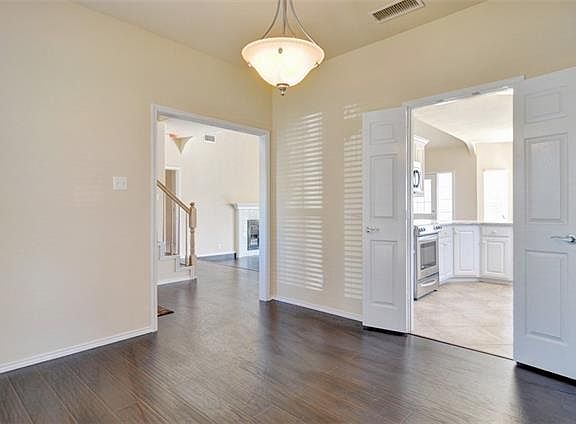 4th image of 1110 Eastfield Dr