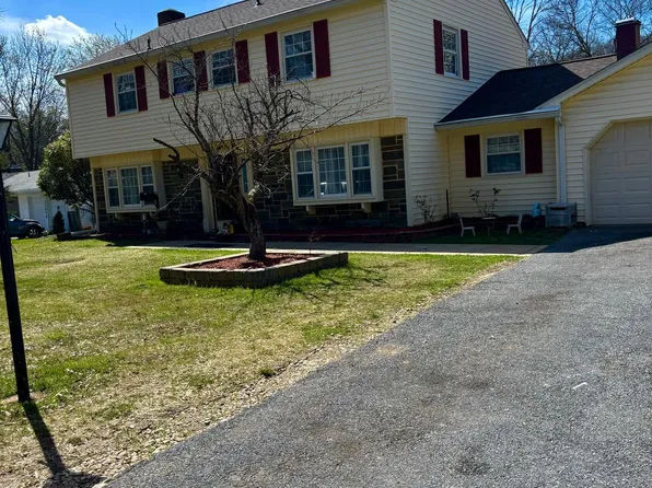 12700 Silverbirch Ln, Laurel, MD 20708
