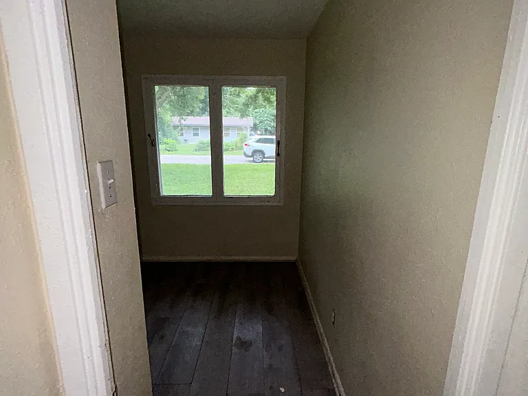 2 E Adams Dr — Photo 17
