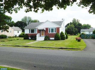 905 Fairview Ave, Bristol, PA 19007
