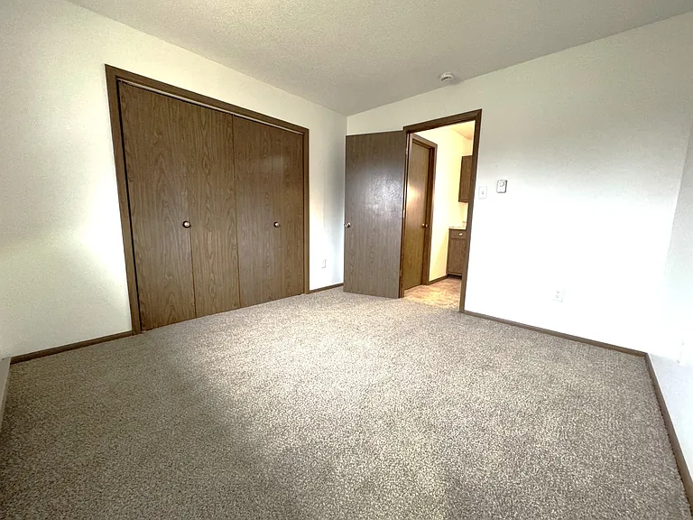 Cliffside Apartments — Photo 13