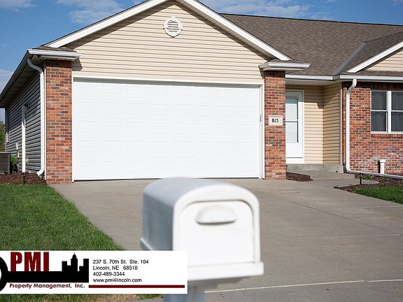 3rd image of 815 Larkspur Dr