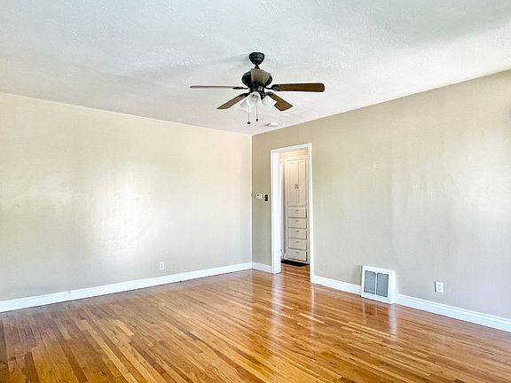 4th image of 2705 S Imperial St