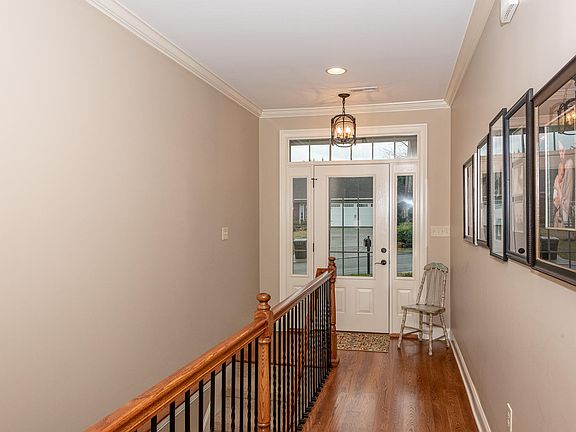 5th image of 126 Chelsea Ln