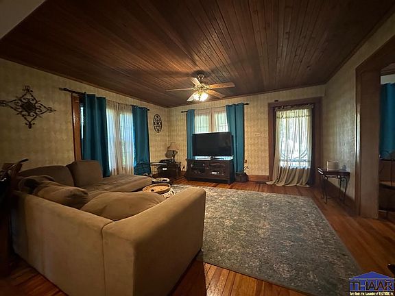 3rd image of 3629 College Ave
