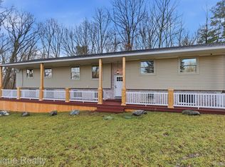 4563 Clifford Rd, Brighton, MI 48116
