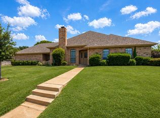 5401 Ledgestone Dr, Fort Worth, TX 76132