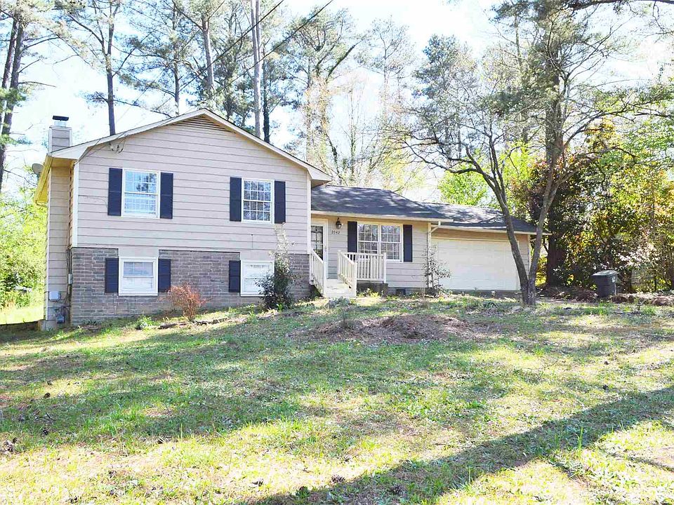 1st image of 2042 N Oak Dr