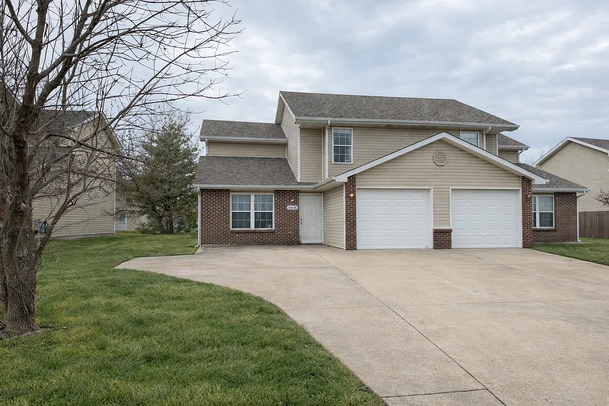 Building Photo - 1516-1518 Citadel Dr