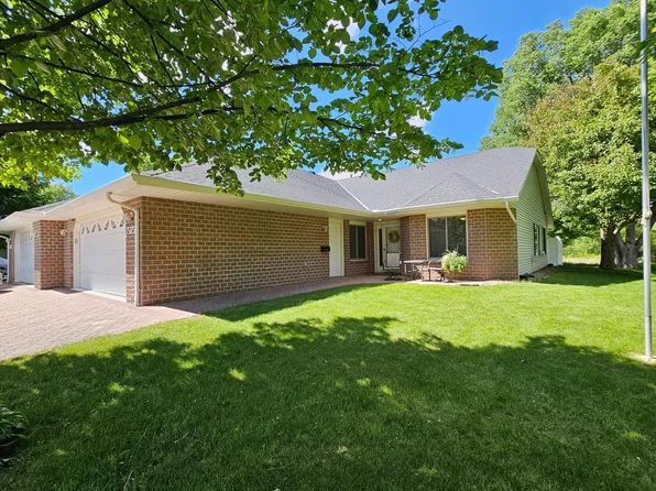 515 Northwoods Ave NE, Hutchinson, MN 55350