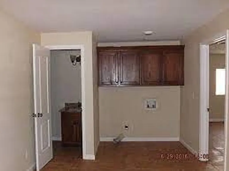 1933 N Cynthia Dr — Photo 6