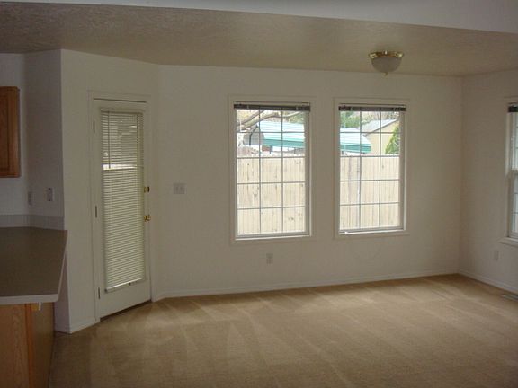 5th image of 2242 S Stephen Ave