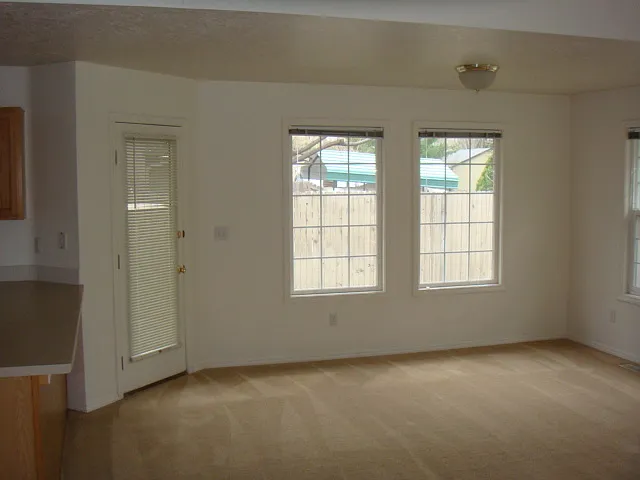 2242 S Stephen Ave — Photo 5
