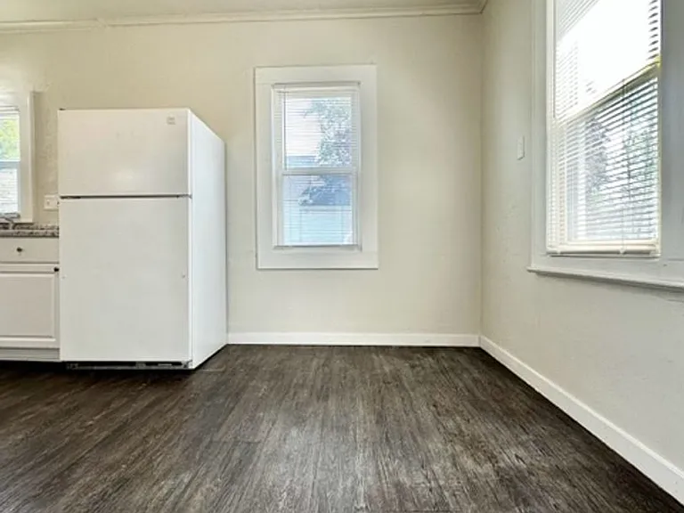 1152 Stuart St — Photo 10