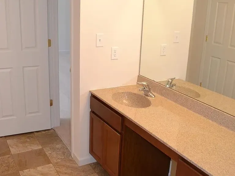 2410 Kilare Ln N — Photo 18