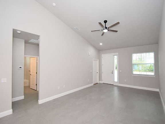 3rd image of 17 Ryapple Ln Unit B
