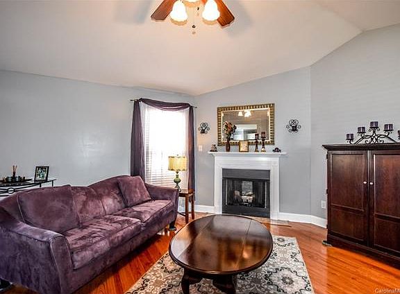 3rd image of 133 Foy Ln