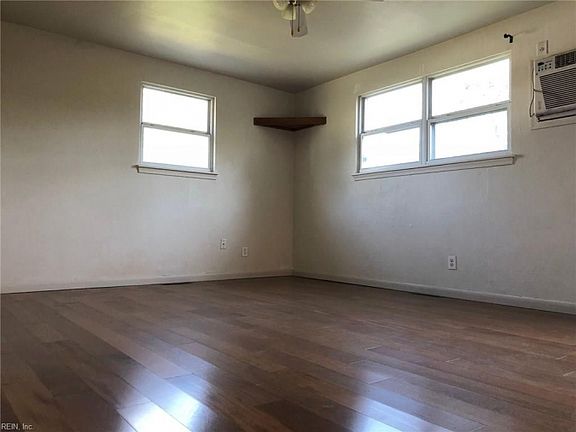3rd image of 221 Louisa Ave #B