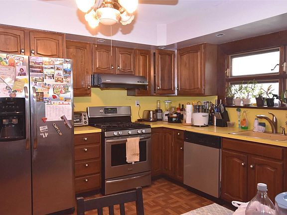 4th image of 8250 260th St