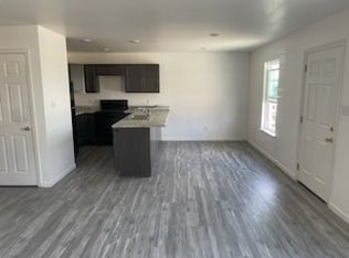 4816 Red Rooster Ln, Farmington, MO 63640