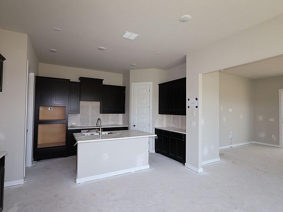 3rd image of 2233 Spokane Dr