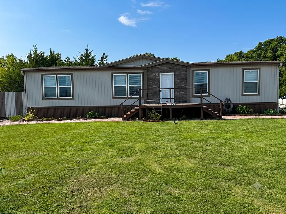 10304 Clark Ct