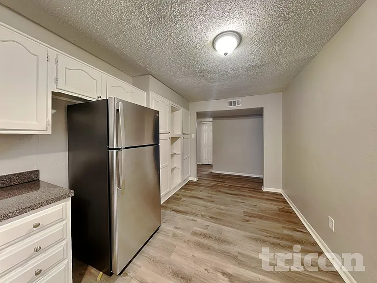 1210 Green Hill Dr — Photo 5