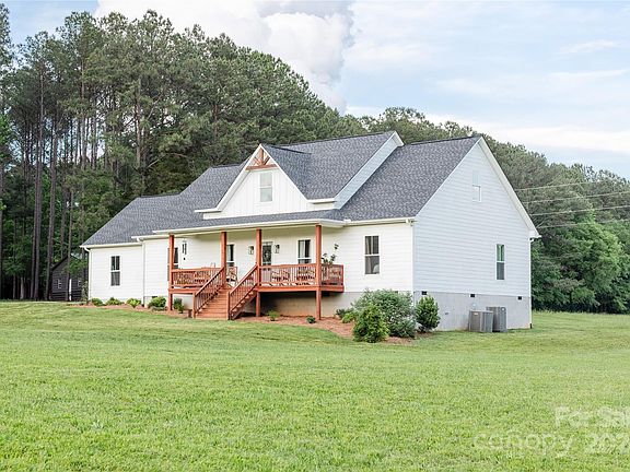 3rd image of 745 Clegg Farm Dr