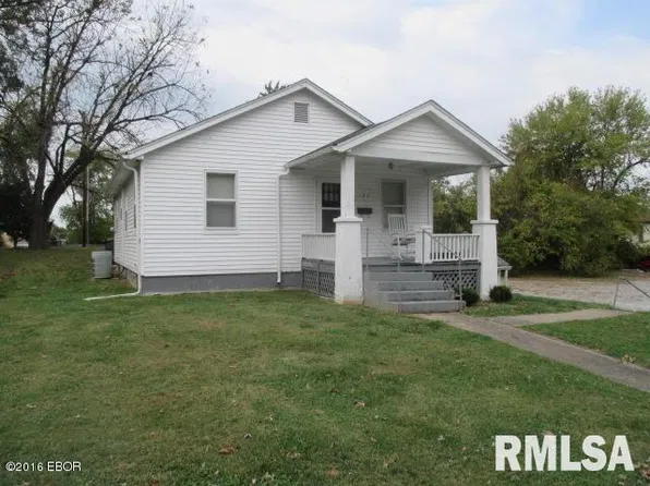 103 Grove Ave, Anna, IL 62906