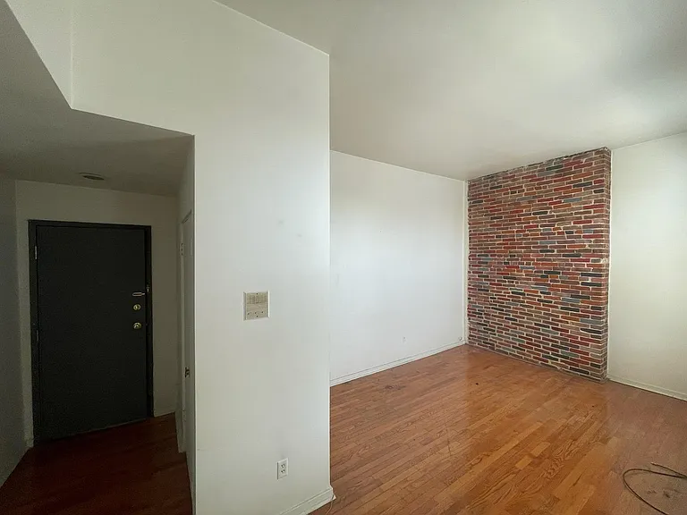 319 S Highland Ave #6 — Photo 5