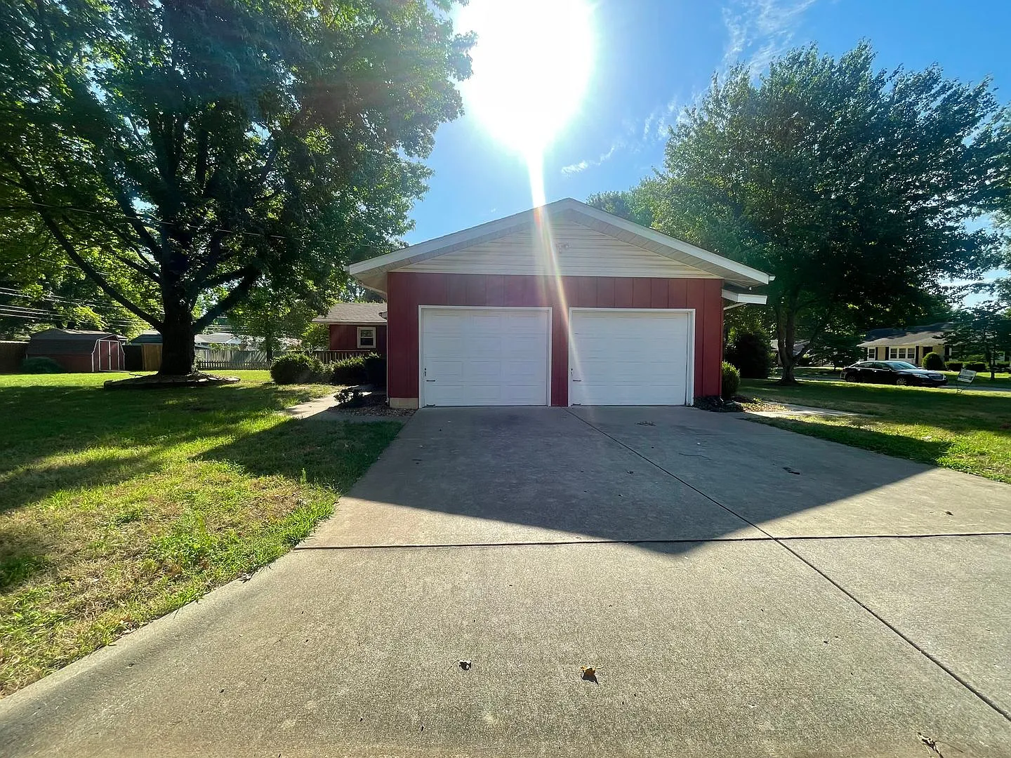 Beautiful 4 bedroom home completely remodeled in great location and school district! — Photo 2