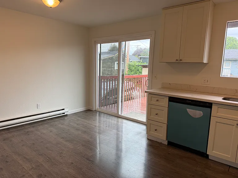 1007 Pine St — Photo 4