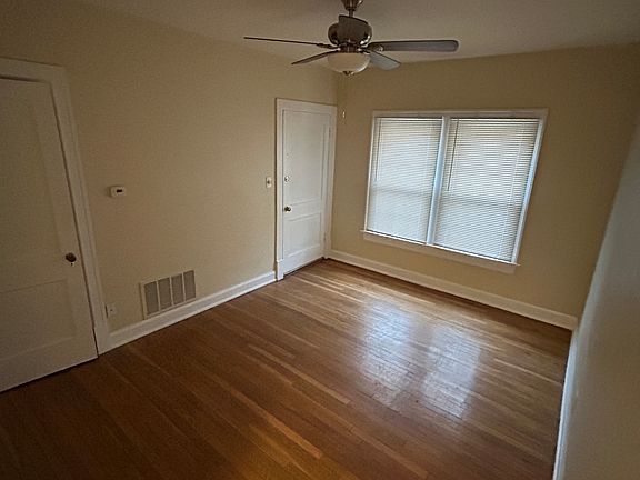 3rd image of 2400 Woodbourne Ave APT 2A