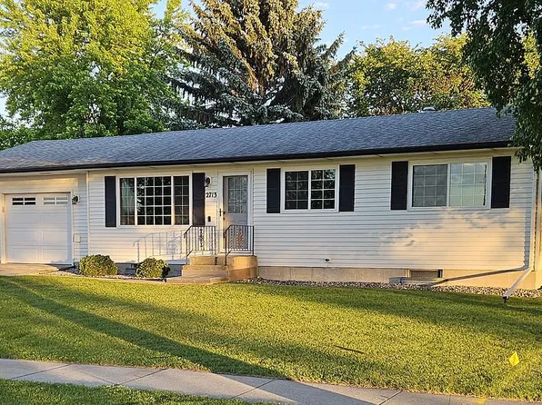 2713 4th Ave S, Moorhead, MN 56560