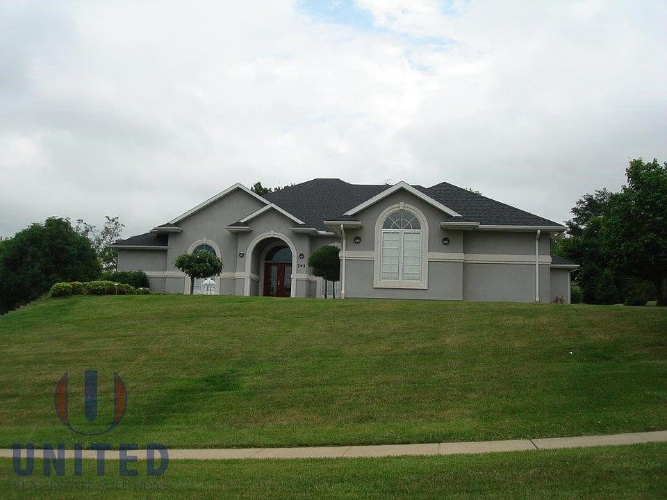 1st image of 741 Deerfield Dr