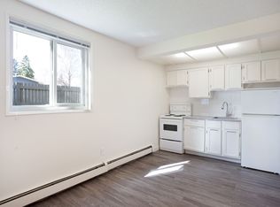 Willow Park Gardens, Calgary, AB T2J 0J7