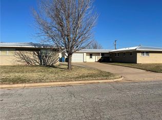 410 Mohawk Trl, Foss, OK 73647