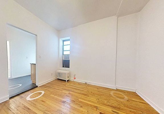 3rd image of 1428 York Ave APT 5RN