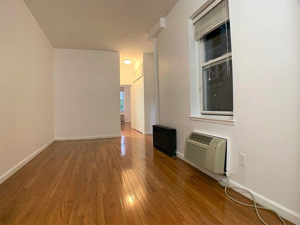 2nd image of 216 E 77th St APT 3D